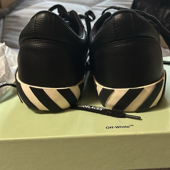 OFF White Virgil Abloh Low Vulcanized Black Sneakers. Nearly new. Size 45. - Picture 14 of 17